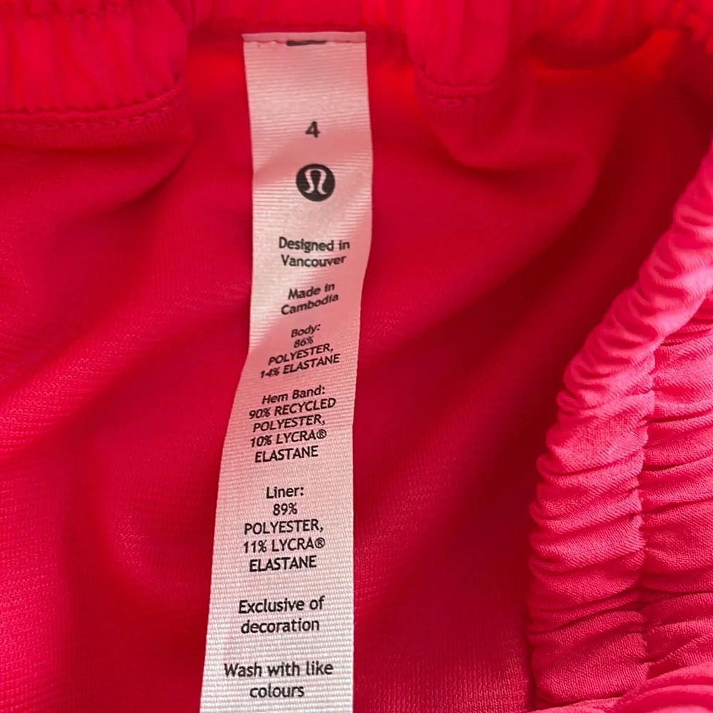 NWT Lululemon Hotty Hot High Rise Lined Short 4" Lipgloss Size 4 - Picture 3 of 10